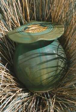 "Copper Patina Jar", porcelain, 6.5" x 5.5" [click for large (4.6 MB) image]